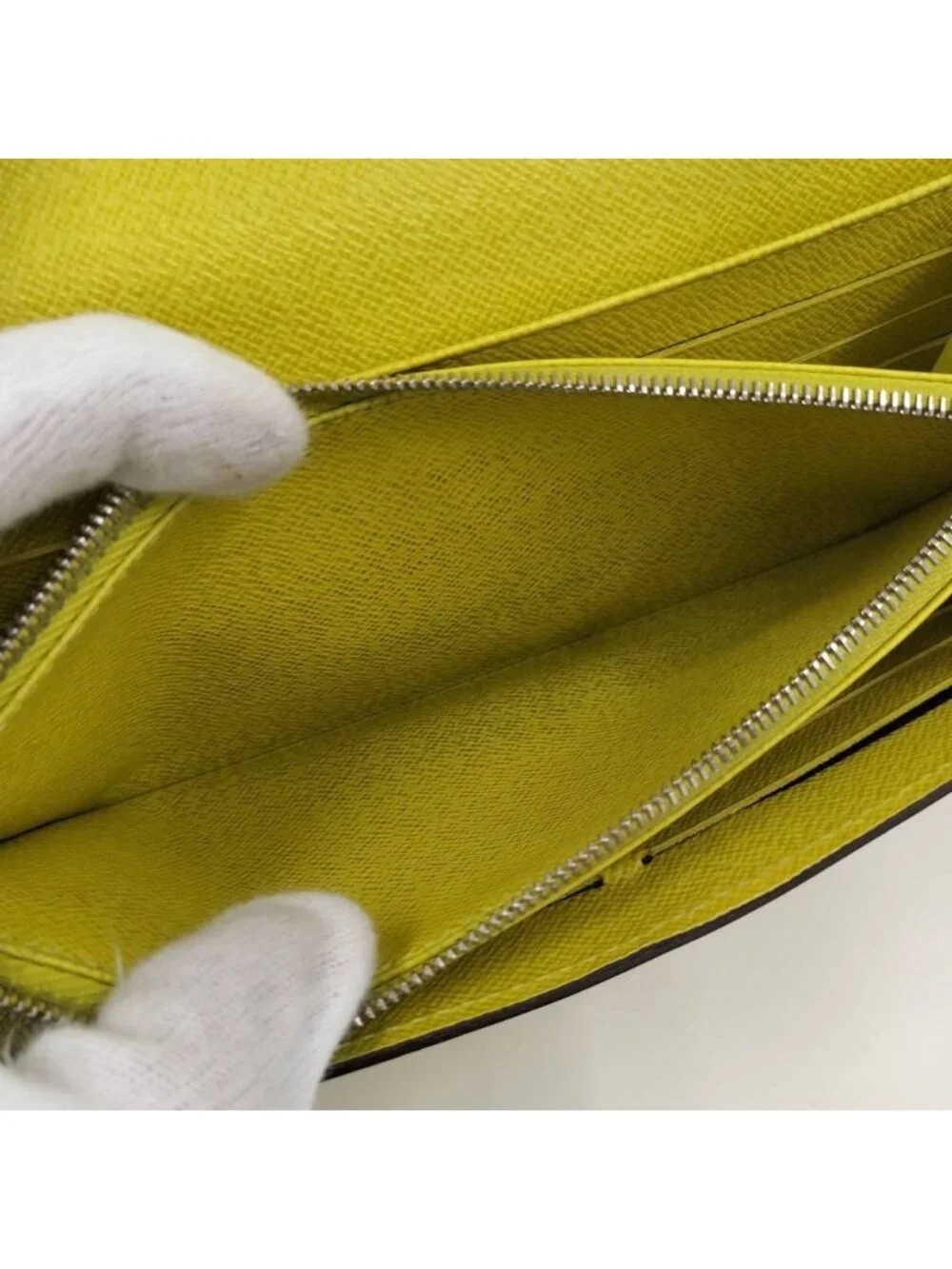 Louis Vuitton Portefeuille Sarah Epi Wallet